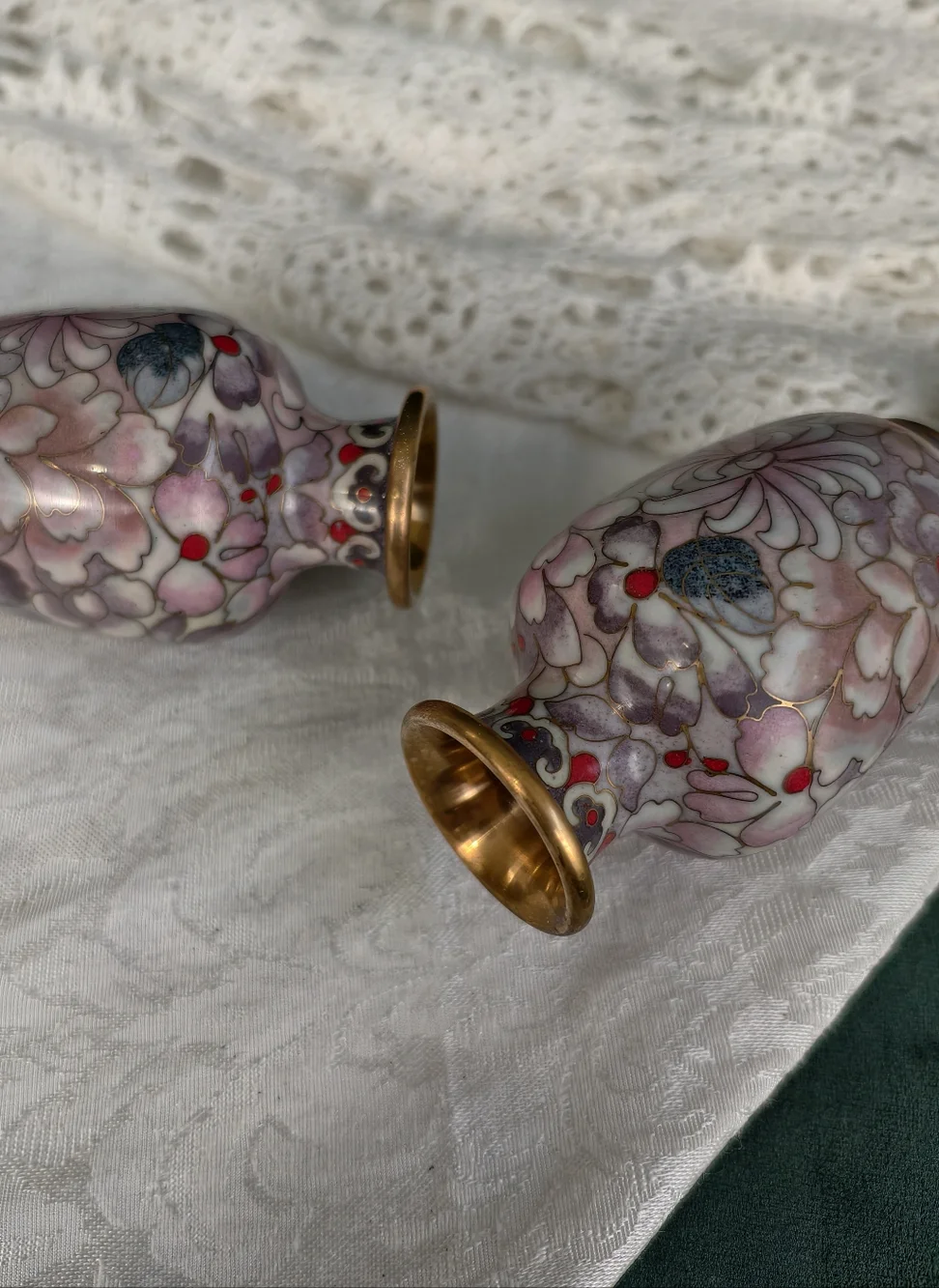 Vintage Cloisonné Floral Mini Pink Vases pair - Picture 3 of 5